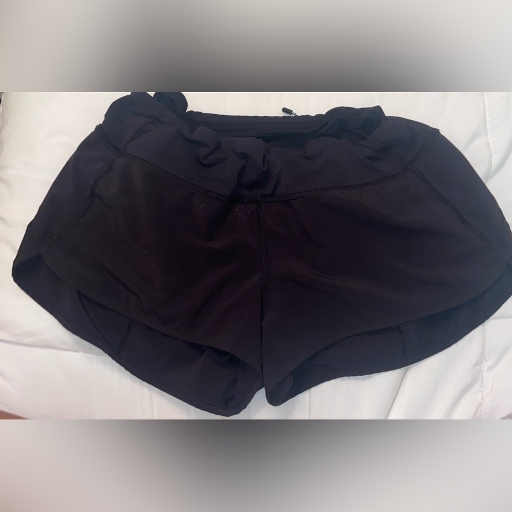 black lululemon size 4 shorts